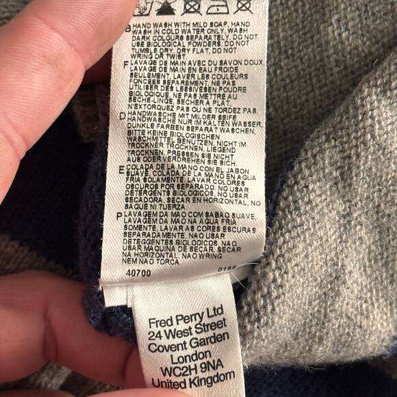 Fred Perry Mens Striped Lambswool Sweater Medium Blue Gray V-Neck Jumper Preppy - Picture 8 of 8